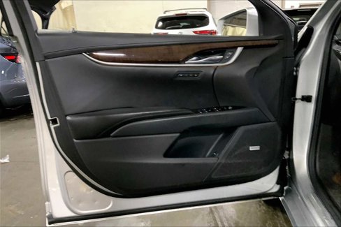 Used 2015 Cadillac XTS Luxury image 21