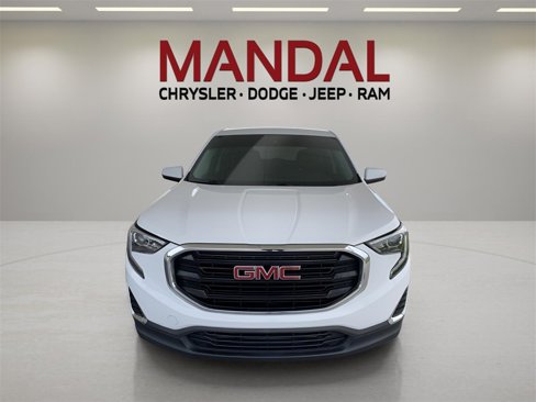 Used 2020 GMC Terrain SLE image 3