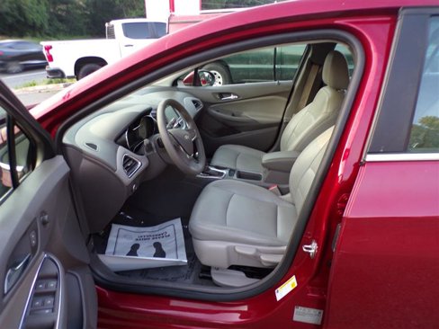 Used 2017 Chevrolet Cruze LT image 15