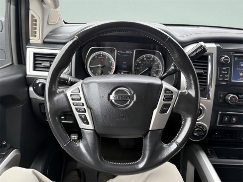 Used 2018 Nissan Titan PRO-4X image 19