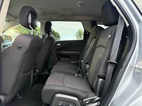 Used 2020 Dodge Journey SE image 27