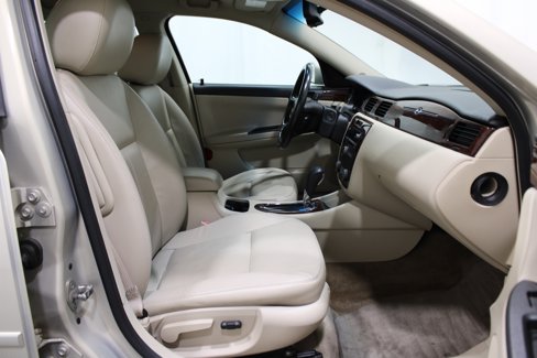 Used 2011 Chevrolet Impala LTZ image 27