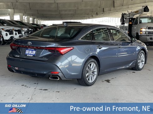 Used 2019 Toyota Avalon XLE image 12