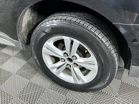 Used 2017 Chevrolet Equinox LS image 34