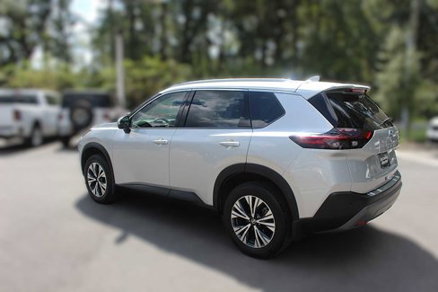 Used 2021 Nissan Rogue SV w/ Premium Package image 6