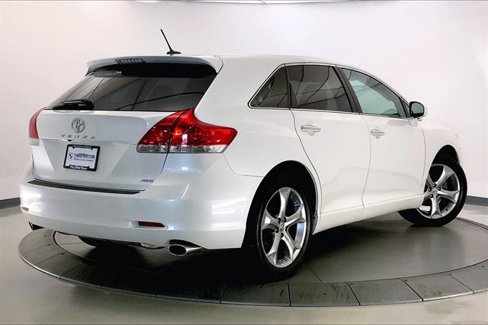 Used 2010 Toyota Venza AWD image 12