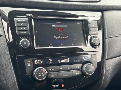 Used 2019 Nissan Rogue SV image 24