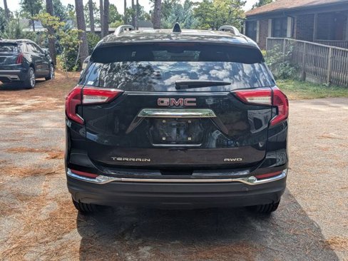 Used 2022 GMC Terrain SLT w/ Infotainment Package II image 4
