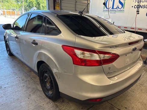 Used 2014 Ford Focus S image 2