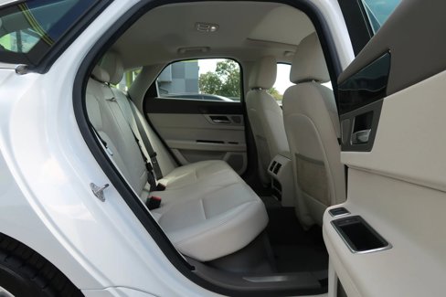 Used 2017 Jaguar XF Prestige image 20