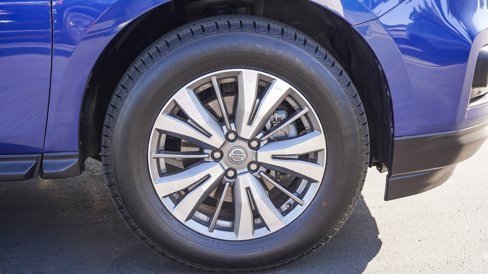 Used 2020 Nissan Pathfinder SV image 6