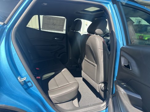 New 2025 Chevrolet Trax RS w/ Sunroof Package image 18