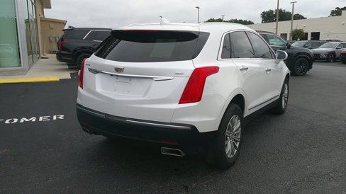 Used 2018 Cadillac XT5 Luxury w/ Driver Awareness Package image 4