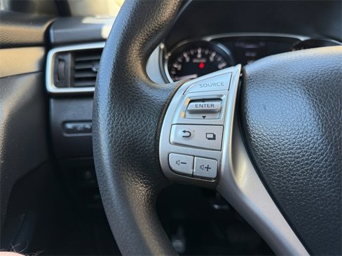 Used 2016 Nissan Rogue SV image 21