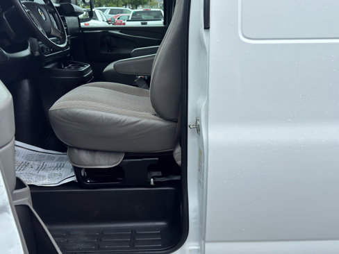 Used 2015 Chevrolet Express 2500 image 12