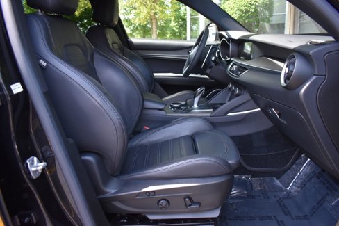 Used 2018 Alfa Romeo Stelvio Ti Sport image 46
