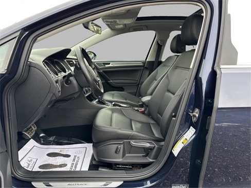 Used 2017 Volkswagen Golf Alltrack SE image 10