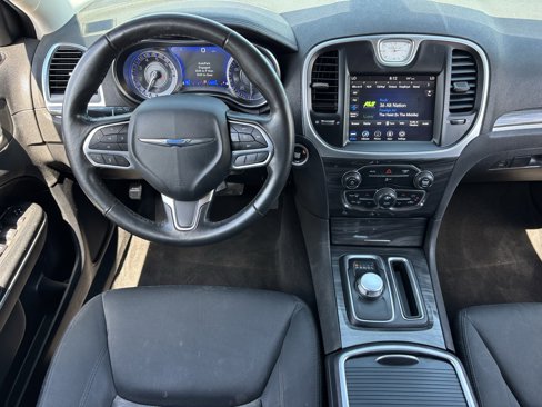 Used 2020 Chrysler 300 Touring image 3