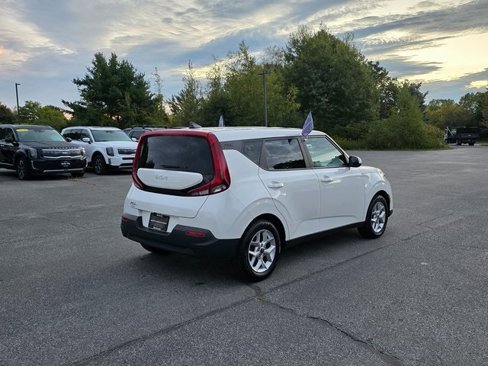 Certified 2022 Kia Soul LX w/ Technology Package image 8