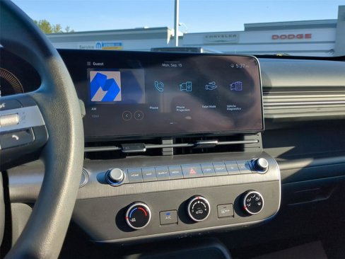 Used 2024 Hyundai Kona SE image 19