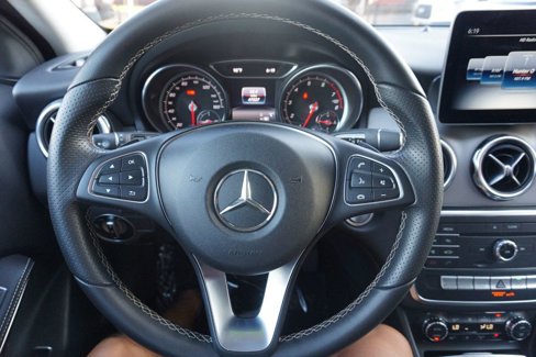 Used 2018 Mercedes-Benz GLA 250 4MATIC image 25
