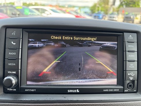 Used 2015 Chrysler Town & Country Touring image 35