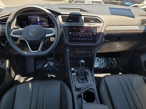 Certified 2022 Volkswagen Tiguan SE image 13