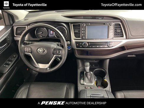 Used 2017 Toyota Highlander Limited image 6