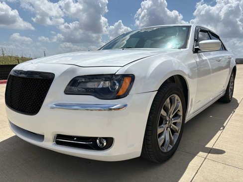 Used 2014 Chrysler 300 S image 1