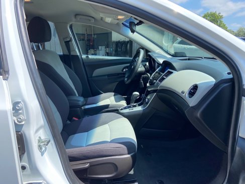 Used 2014 Chevrolet Cruze LS image 13