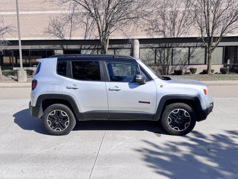 Used 2017 Jeep Renegade Trailhawk image 8