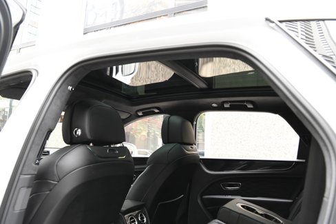 Used 2024 Bentley Bentayga image 20