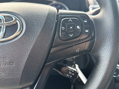 Used 2016 Toyota Camry LE image 19
