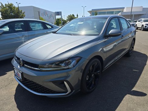 New 2025 Volkswagen Jetta SE image 8