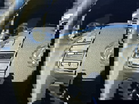 Certified 2021 Hyundai Venue SEL image 27