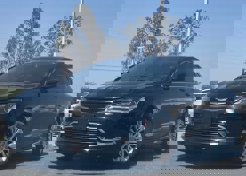 Used 2016 Chrysler 200 Limited image 1