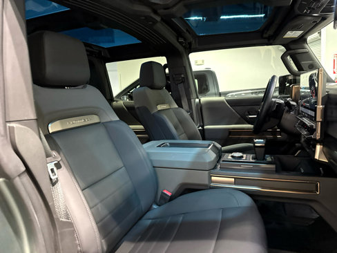 Used 2024 GMC Hummer EV 3X w/ LPO, Illumination Package image 30