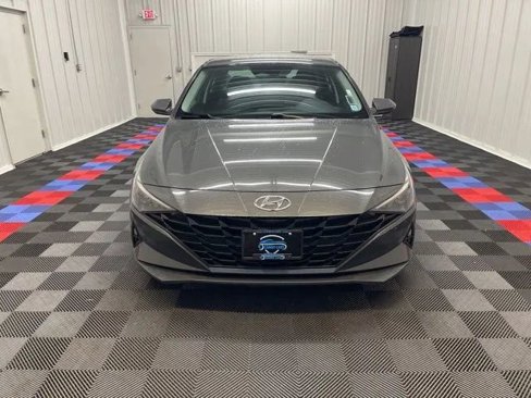 Used 2023 Hyundai Elantra Blue image 7