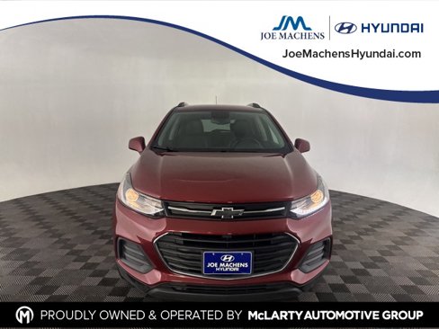 Used 2021 Chevrolet Trax LT w/ Premium Seat Package image 2