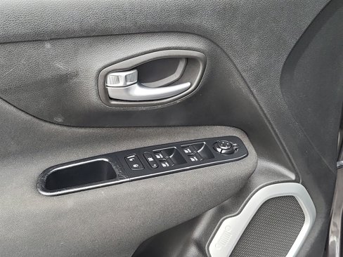 Used 2020 Jeep Renegade Sport w/ Sport Appearance Group image 21