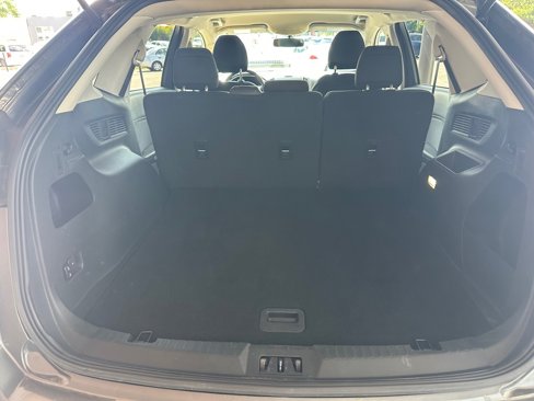 Used 2018 Ford Edge SEL image 13
