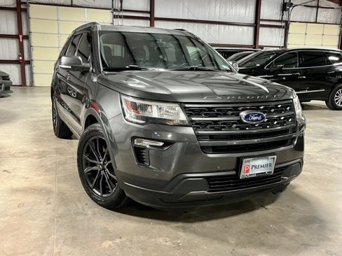 Used 2019 Ford Explorer XLT w/ Equipment Group 202A image 1