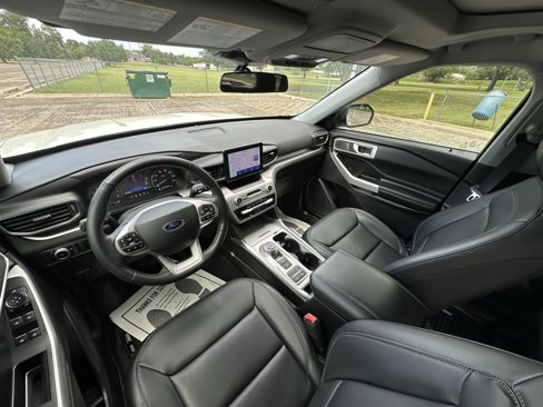 Used 2022 Ford Explorer XLT w/ Equipment Group 202A image 14