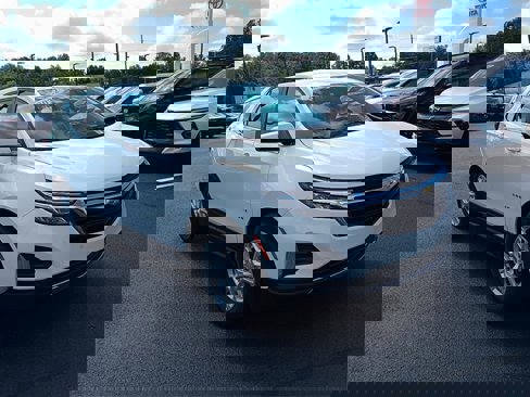 Used 2022 Chevrolet Equinox LT image 1