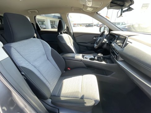 Used 2023 Nissan Rogue SV image 28