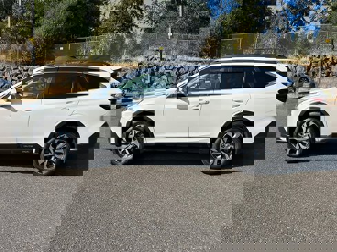 Used 2020 Subaru Outback Limited w/ Popular Package #2 image 2