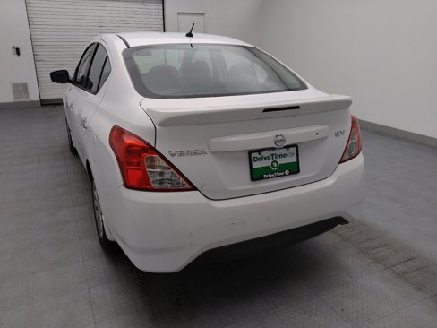 Used 2015 Nissan Versa SV image 6
