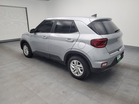 Used 2021 Hyundai Venue SE image 3