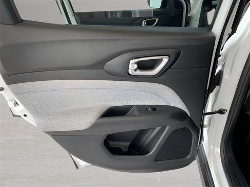 Certified 2024 Jeep Compass Latitude image 18