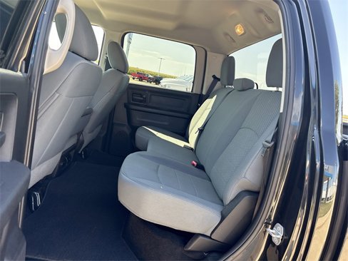 Used 2018 RAM 1500 Express image 11
